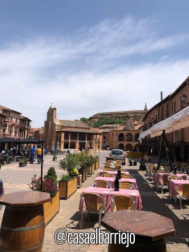 casa-el-barriejo-ayllon-segovia-plaza-mayor-asadores-y-terrazas-cordero-asado